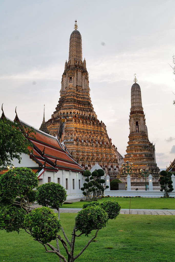 Johny Vino architecture photograph of Wat Arun temple in Bangkok