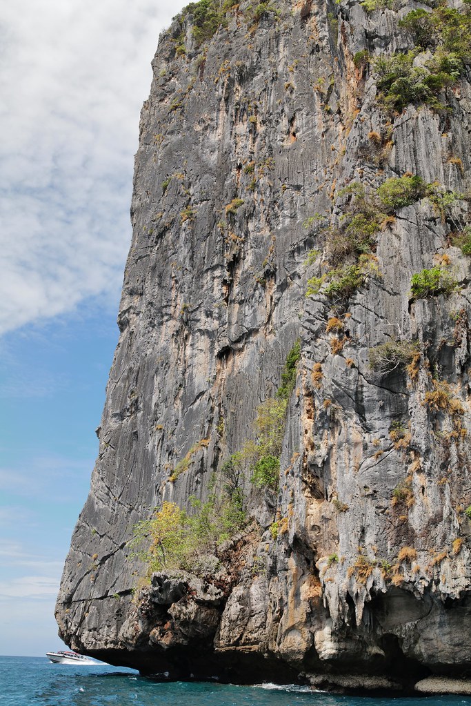 Johny Vino nature photograph of a coastal cliff above the ocean